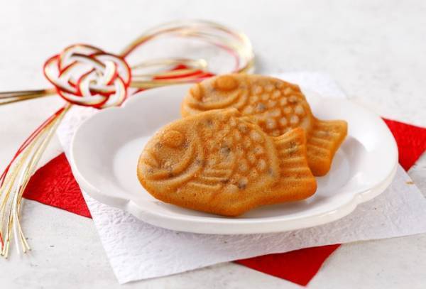 老舗和菓子屋 築地ちとせのみたらしあん入りのもっちり杵つき餅の食感を楽しめる「東京屋台餅」 発売