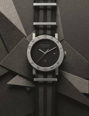 「BVLGARI」と「FRGMT」の刻印。フラグメントとブルガリがコラボした日本限定のタイムピース