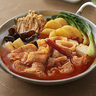 これからの寒い季節にご家族やお友達と。無印良品から「手づくり鍋の素」が新発売