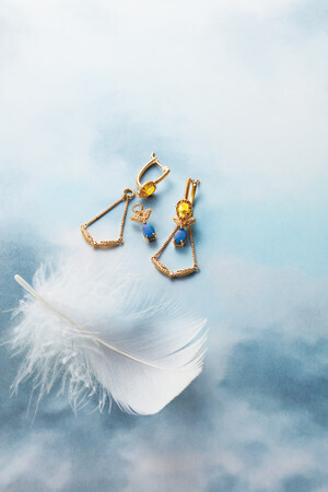 アガットから大空へはばたく羽をモチーフにした2020冬の新作コレクションが登場