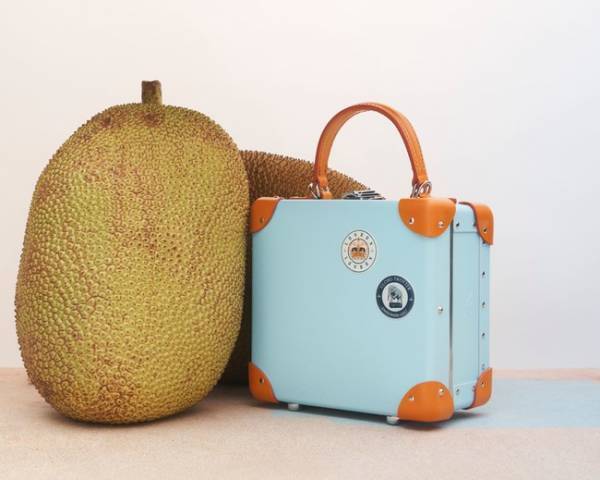 グローブ・トロッターの多彩なミニトランクに7つの限定カラーがラインアップ