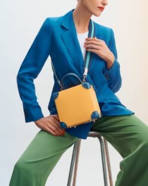 グローブ・トロッターの多彩なミニトランクに7つの限定カラーがラインアップ