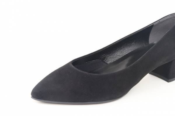 三越伊勢丹「YourFIT365」3D計測データ蓄積が1万人を突破! 足型情報を基に4EワイズのYour Pumpsが誕生