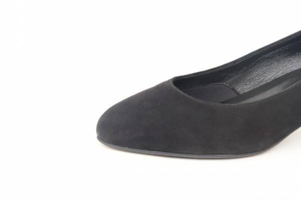 三越伊勢丹「YourFIT365」3D計測データ蓄積が1万人を突破! 足型情報を基に4EワイズのYour Pumpsが誕生