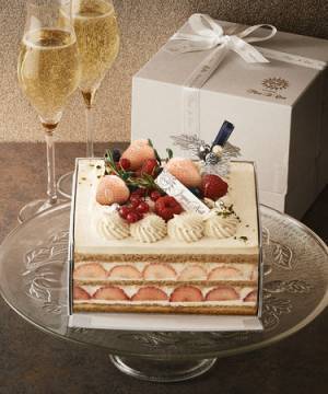 テーマは「GINZA PRIDE」。ヴィジュアルも素材もこだわり抜いた銀座三越のクリスマスケーキ