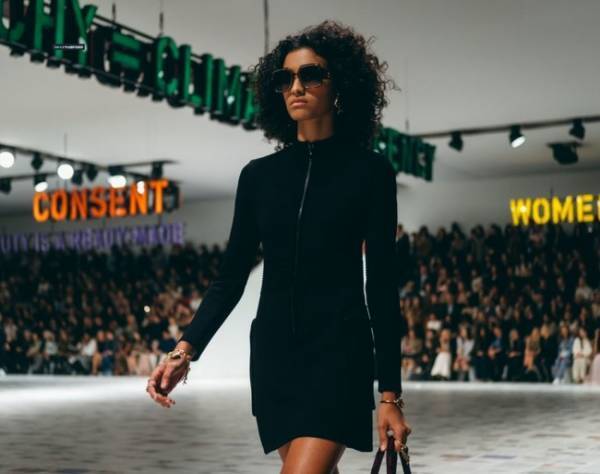 70年代風のスクエアシェイプが印象的。ディオールから秋冬の新作サングラス 「30 モンテーニュ」