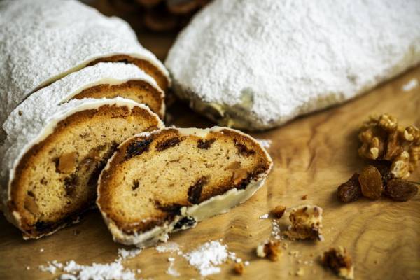 渋谷のパティスリー ミーガン バー&パティスリー人気のチーズケーキが雪景色をイメージしたクリスマスケーキに