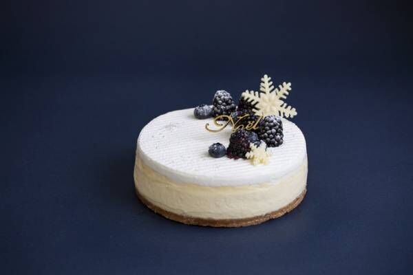 渋谷のパティスリー ミーガン バー&amp;パティスリー人気のチーズケーキが雪景色をイメージしたクリスマスケーキに