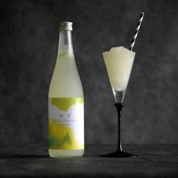 新潟・朝日酒造の日本酒「久保田」から高知県産の本柚子を使用したブランド初のリキュールが登場