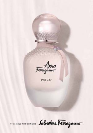 首元に細身のレザーを巻いたボトルが小粋! サルヴァトーレ フェラガモからアモシリーズの最新作が発売