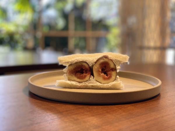 食パン専門店が作った超こだわりのフルーツサンドウィッチ