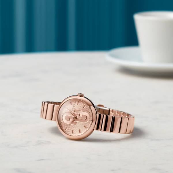 一目でわかるアイコニックなデザイン。フルラから秋冬の新作時計が登場