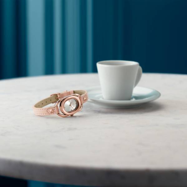 一目でわかるアイコニックなデザイン。フルラから秋冬の新作時計が登場