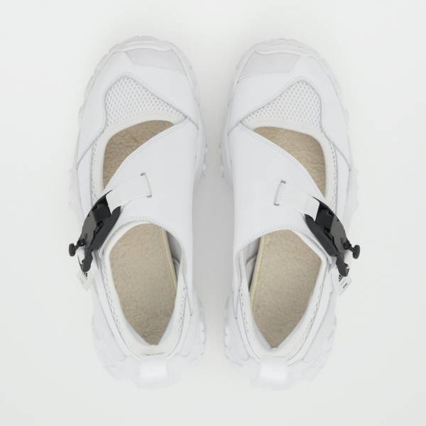 アディダス×HYKE、2020年秋冬コレクションは11月25日発売。アップデートされたアーカイブモデルも