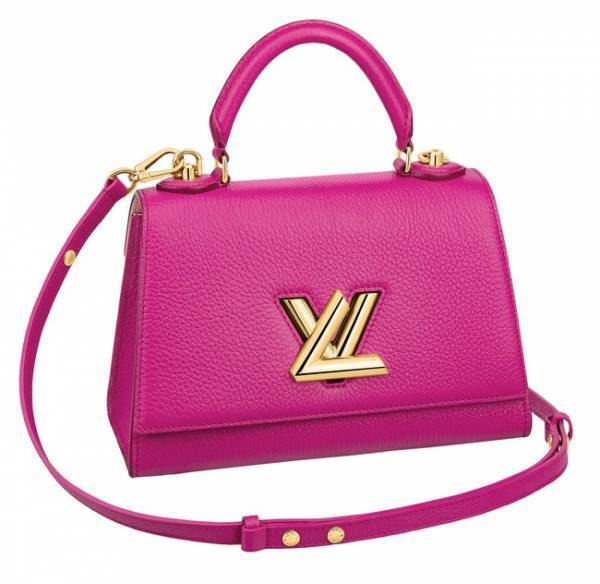 トリヨンレザー仕立てのしなやかなシェイプ。ルイ・ヴィトンから新作バッグ「ツイスト・ワンハンドル」が登場