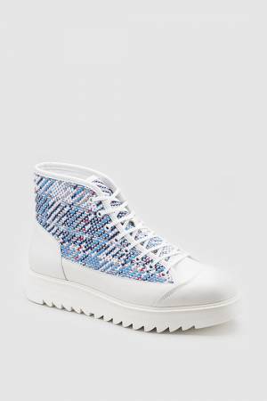 プレミアムなオニツカタイガー「THE ONITSUKA」のシンプルでタイムレスなシューズ