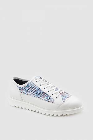 プレミアムなオニツカタイガー「THE ONITSUKA」のシンプルでタイムレスなシューズ