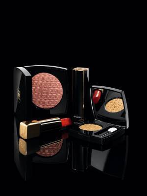 シャネルの2020ホリデーコレクション、メゾンを象徴するチェーン模様を施したアイシャドウやチーク