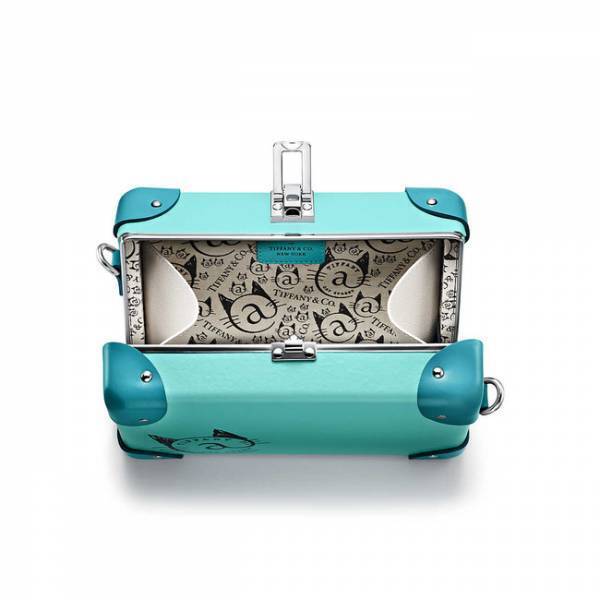 ティファニーのコンセプトストア「ティファニー@キャットストリート」で限定のグローブトロッターミニ ケースを発売