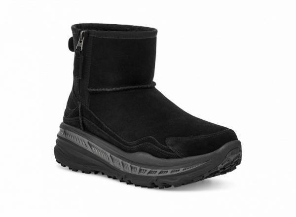 UGGの新作CA805 Classic Weatherのキービジュアルに、俳優・モデルで大活躍中の宮沢氷魚さんを起用