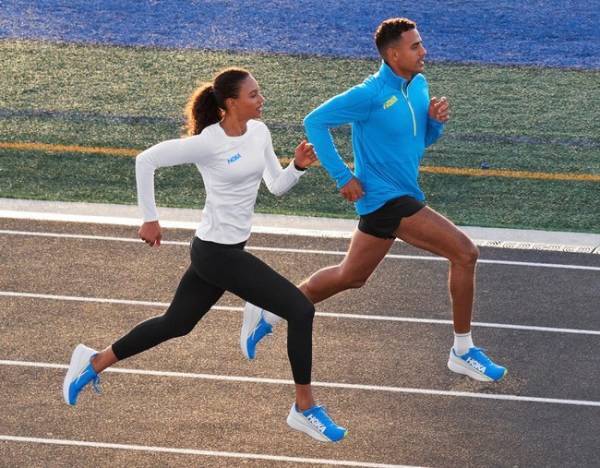 エリートアスリート必見! HOKA ONE ONE から軽量＆カーボンプレート搭載シューズの新モデル「ROCKET X」が登場