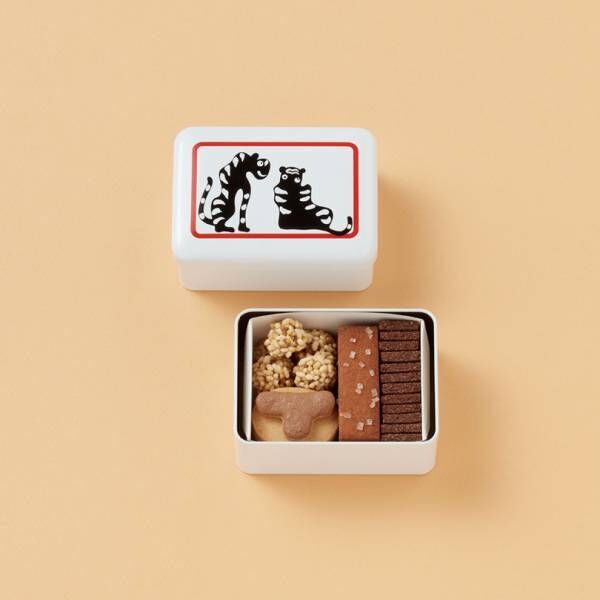 トラヤカフェ・あんスタンド北青山店が3周年、これを記念した限定スイーツとクッキー缶を発売