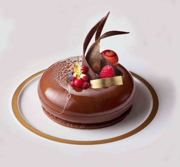 おうちで過ごす今年のクリスマスは、ジョエル・ロブションのケーキで贅沢なひとときを