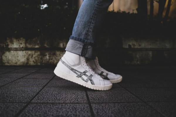 パイソン柄が一層高級感を漂わせる仕上がりに。atmosがカラー提案したASICS SportStyle GEL-PTG登場