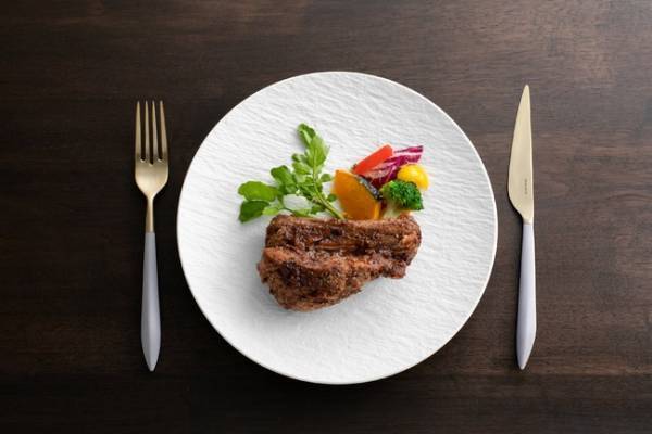 日々の暮らしで楽しむ芸術。イタリアのホームウエアブランド「ブガッティ」のカトラリーが日本デビュー