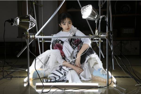 タブに愛称「ぱるる」の直筆サインをプリント! グラウンズが島崎遥香とのコラボスニーカーを発売