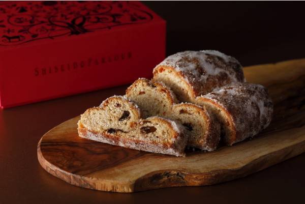 苺を約50個相当使用したケーキも。資生堂パーラー 銀座本店ショップ限定のクリスマスケーキ