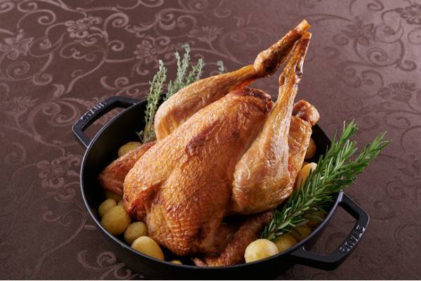 ご自宅のテーブルを華やかに彩るホテルオークラ東京ベイのクリスマスケーキ