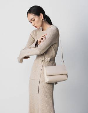 ミラ オーウェンが「ニューノーマル」がテーマの2020年冬コレクションをフルラインアップで公開