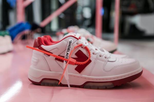 オフ-ホワイト、ウィメンズコレクションのみを扱うショップが新宿伊勢丹にオープン!