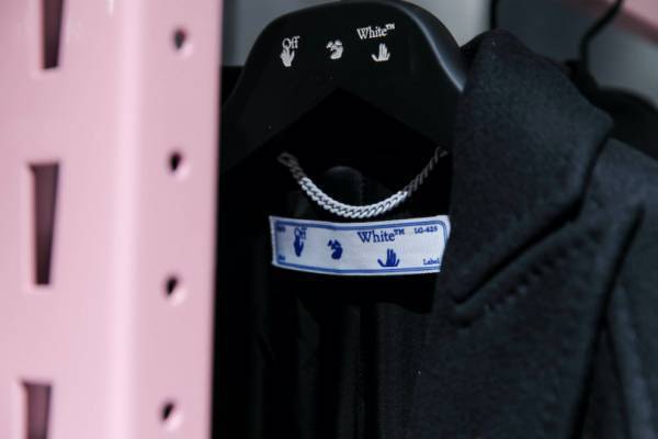 オフ-ホワイト、ウィメンズコレクションのみを扱うショップが新宿伊勢丹にオープン!