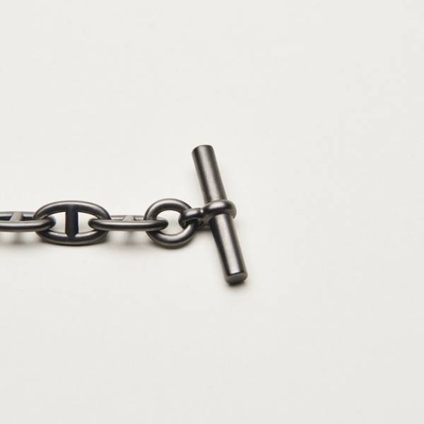 プリンチペプリヴェからシェーヌダンクルをブラックアウトしたカスタマイズモデルが登場