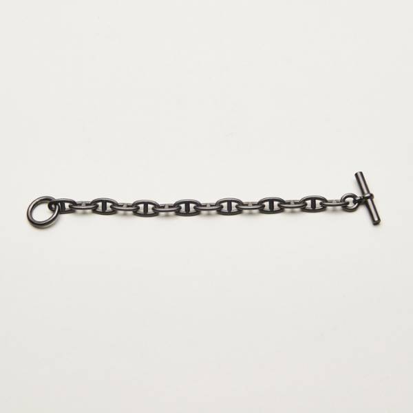 プリンチペプリヴェからシェーヌダンクルをブラックアウトしたカスタマイズモデルが登場