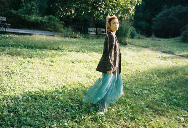 Charaがメゾンスペシャルの2020ウインタールックに登場! 撮影はTakako Noel、コラボアイテムの発売も