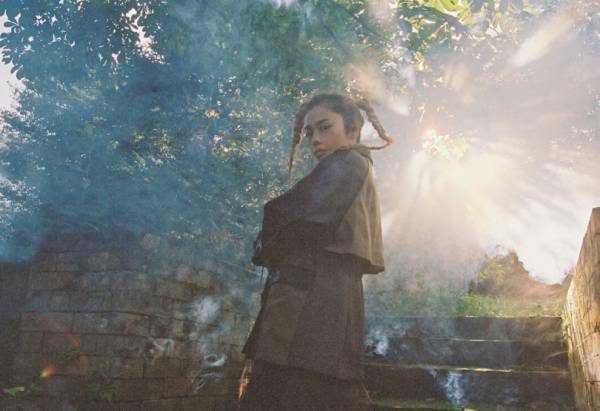 Charaがメゾンスペシャルの2020ウインタールックに登場! 撮影はTakako Noel、コラボアイテムの発売も