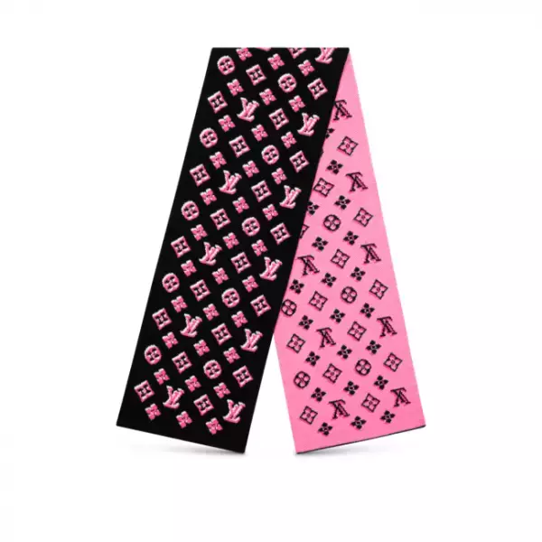 羽織るだけで暖かさが格段にアップ! ルイ・ヴィトンから春先まで愛せる新作マフラーが登場