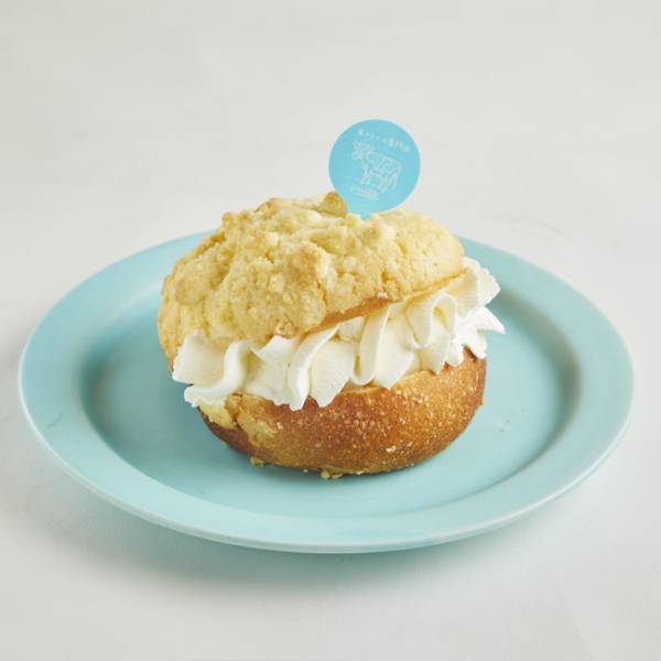 食べられるのは大阪だけ! 焼きたて台湾メロンパンに生クリームをたっぷり入れた「milkの生クリームメロンパン」