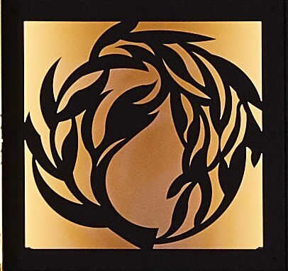 銀座の街がクリスマスイルミネーションで彩られる。銀座三越の「銀座シャンデリア」も点灯