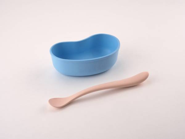 日本の竹を原料にしたバイオマスプラスチックを使用。「そらまめ」をモチーフにしたベビー食器が誕生