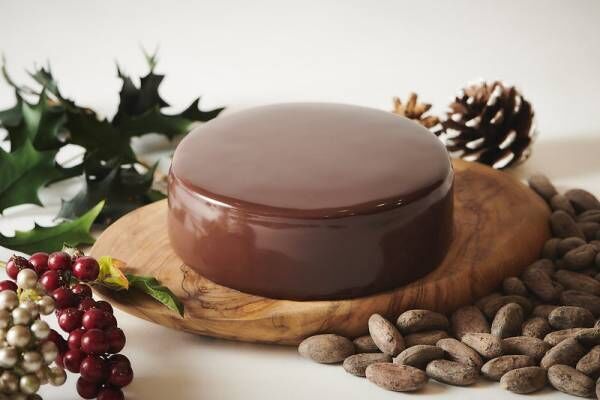 ダンデライオン・チョコレートのクリスマススイーツ。カカオショートケーキやシュトーレンなど