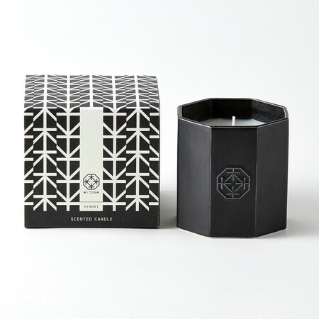 Made in JapanのメゾンフレグランスKITOWAから有田焼容器を用いたセンティッドキャンドルヒノキ発売