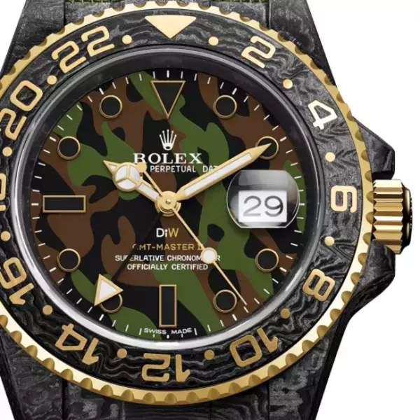 ハイエンド ミリタリーを体現。DIWからカーボンファイバーボディのGMTマスターIIを発売