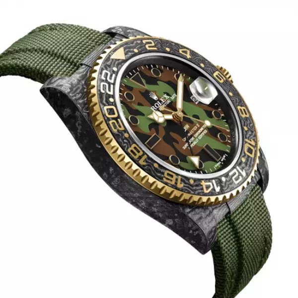 ハイエンド ミリタリーを体現。DIWからカーボンファイバーボディのGMTマスターIIを発売