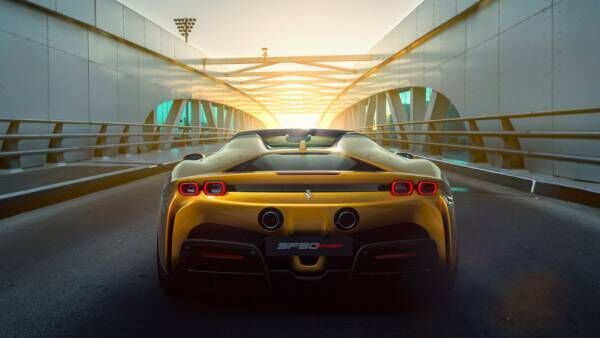 フェラーリ最新作「SF90 Spider」、オープンエアの高揚感をもたらすリトラクタブル・ハードトップ