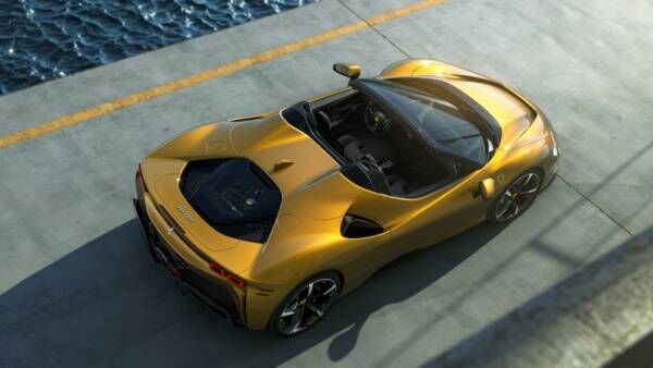 フェラーリ最新作「SF90 Spider」、オープンエアの高揚感をもたらすリトラクタブル・ハードトップ