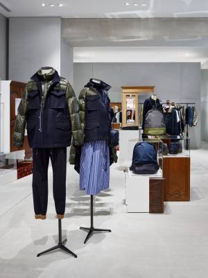 sacai 心斎橋パルコ店がオープン、店舗限定のアウター&ポーターとのコラボバックも発売